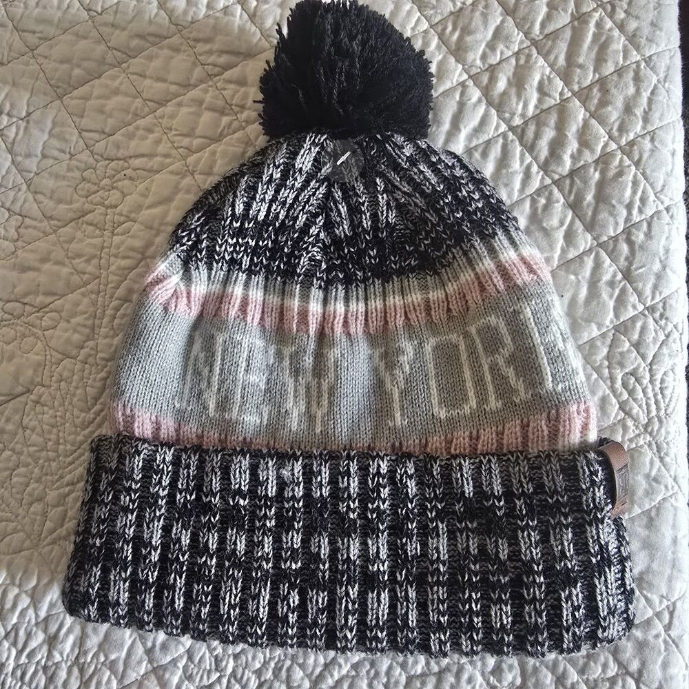 Robin Ruth New York Black Gray Pink Winter Pom Pom Hat